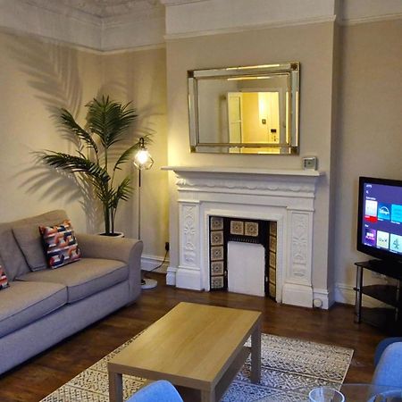 Apartamento Charming Flat In Wimbledon Londres Exterior foto